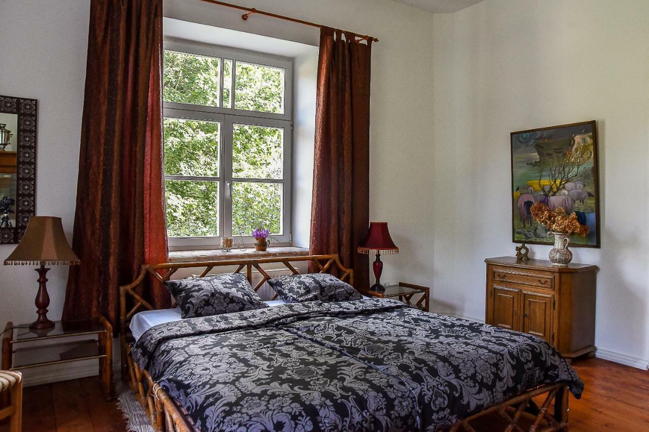 Maras Manor Hotell Turlava Exteriör bild